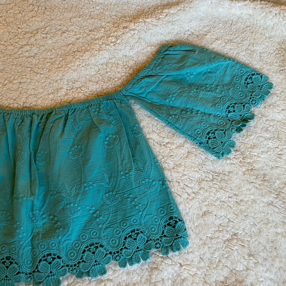 ❤️NWT❤️teal off the shoulder lace trim crop top - Picture 8 of 9